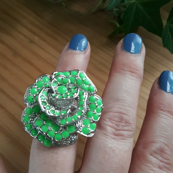 Green Stone Bling Ring - Picture 2 of 5